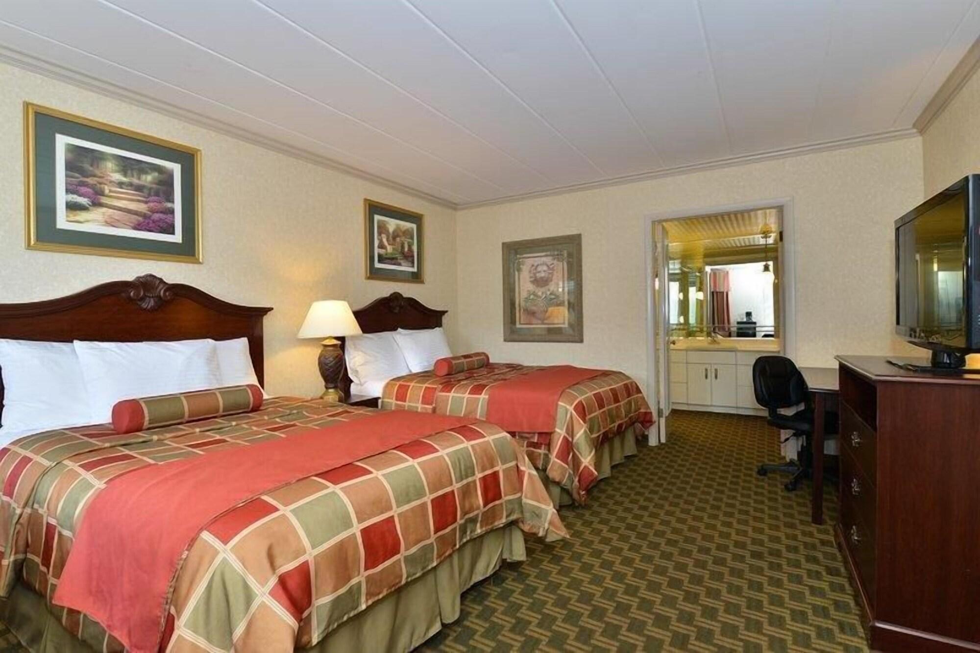 Days Inn & Suites By Wyndham Roseville/Detroit Area Exteriör bild