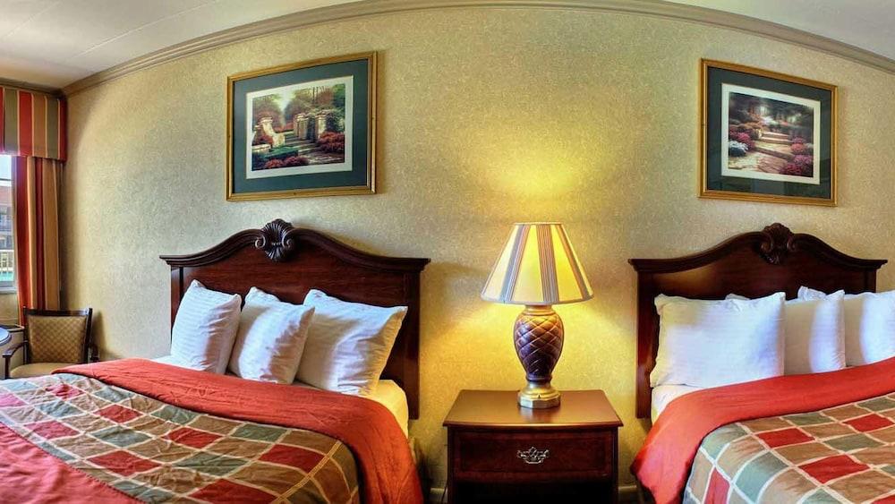 Days Inn & Suites By Wyndham Roseville/Detroit Area Exteriör bild