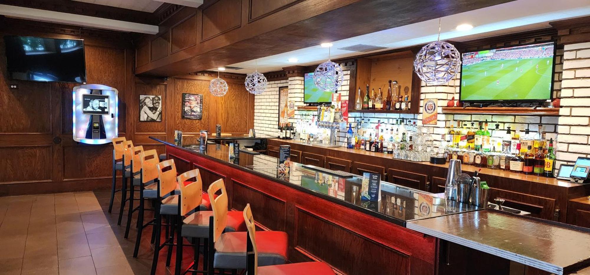 Days Inn & Suites By Wyndham Roseville/Detroit Area Exteriör bild