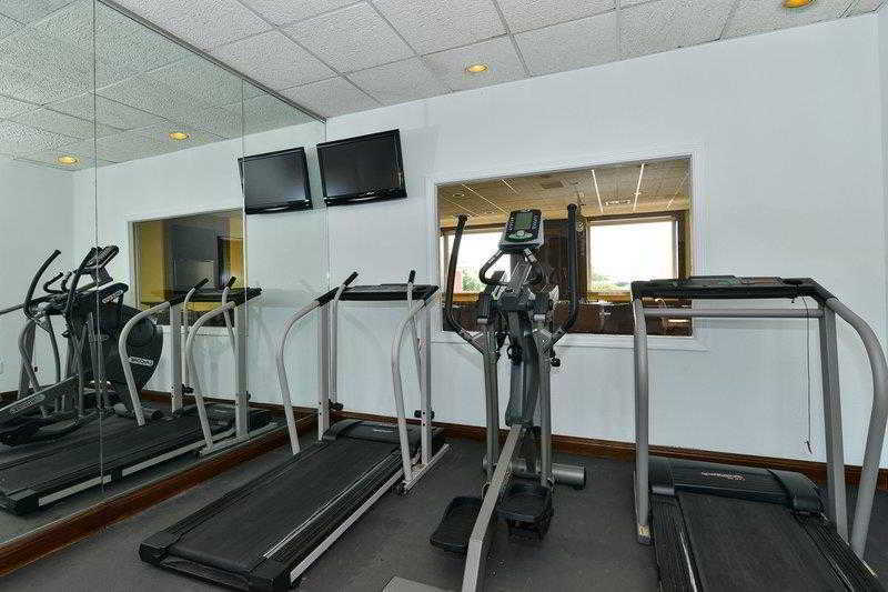 Days Inn & Suites By Wyndham Roseville/Detroit Area Exteriör bild
