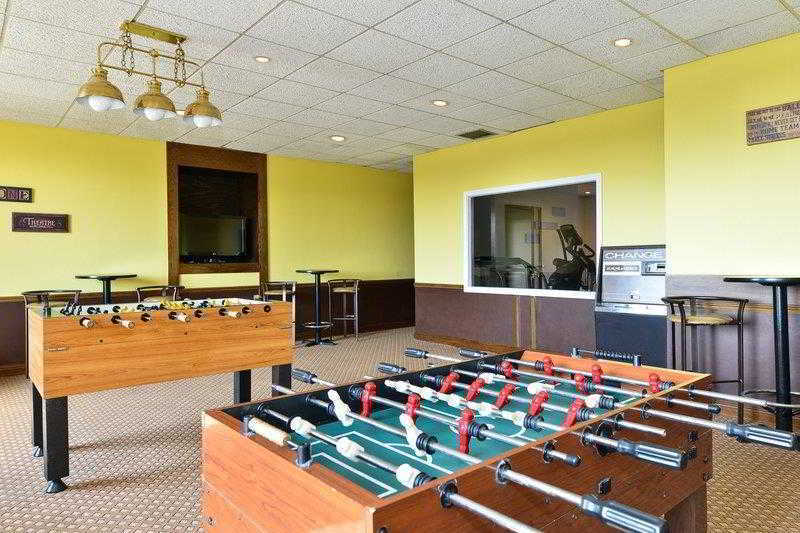 Days Inn & Suites By Wyndham Roseville/Detroit Area Exteriör bild